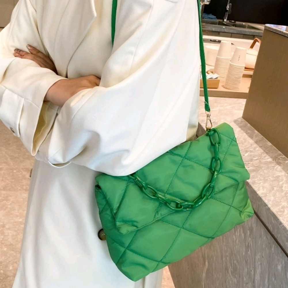 Green Quilted Pattern Chain Decor Flap Square Bag with Zipper & Magnetic Closure - Picture 3 of 7